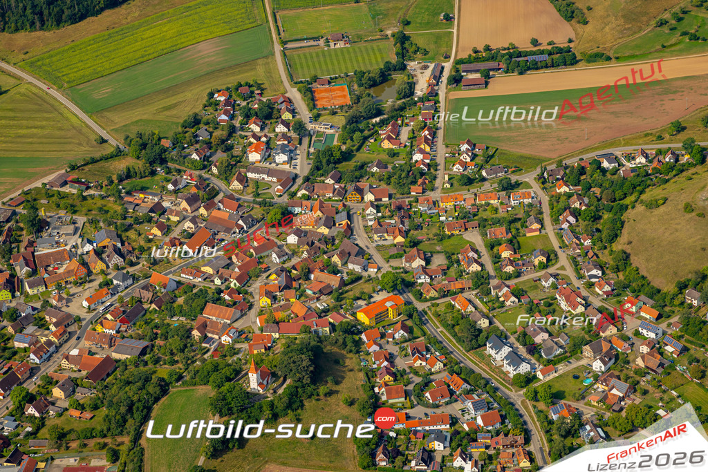 Das Luftbild zeigt :  Dombühl - Die Luftaufnahme wurde 2024 vom UL-Flugzeug aus erstellt ( keine Drohne ) - Hochauflösende Luftaufnahme - Für grossformatige Ausdrucke geeignet. Die Geschenkidee !Mit Lizenz und Bildrechte bestellbar
