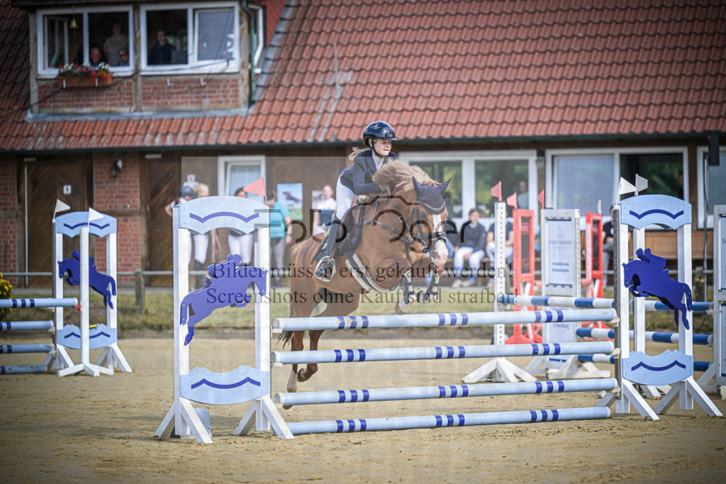 DOS_2139 | Entdecke hochwertige Reitturnierfotos von Foto Oger. Professionell, emotional und authentisch – jetzt Lieblingsmomente im Shop bestellen.Deutschlandweite Turnierfotografie. - Realisiert mit Pictrs.com
