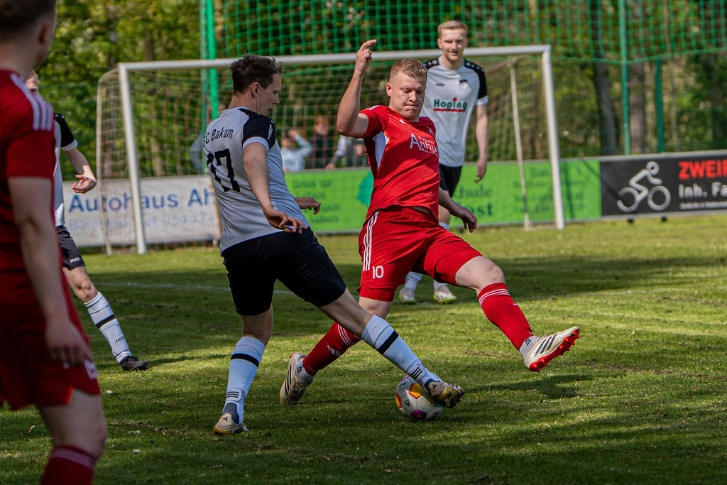 Fußball I Herren I Saison 2025-2026 I Kreisliga VEC I 24. Spieltag I 1. FC Varenesch - SC SW Bakum I 11852 | jns.sportfotos - Realisiert mit Pictrs.com