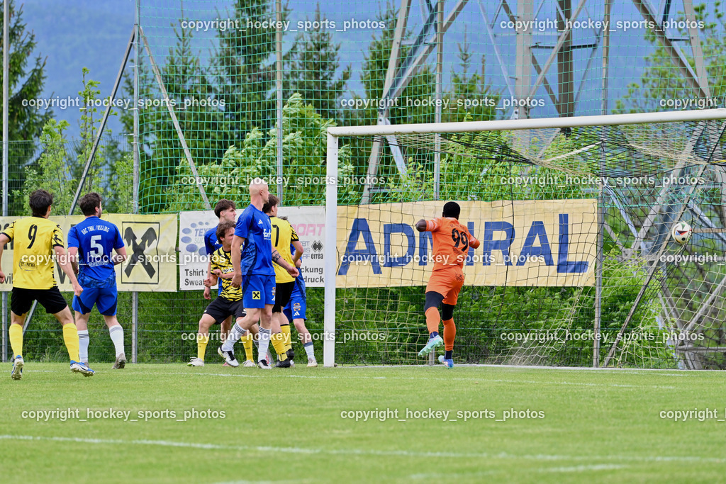 FC Faakersee vs. URC Thal Assling | Tor FC Faakersee,  #99 Ayotunde Ezekiel Ikuepamitan URC Thal Assling, #14 David Walder Thal Assling, #5 Cajetan Maria Thaddäus Kolig FC Faakersee, #9 Thomas Unterguggenberger FC Faakersee, FC Faakersee vs. URC Thal Assling, FC Faakersee vs. URC Thal Assling am 04.05.2025 in Finkenstein (Sportplatz Finkenstein), Austria, (Photo by Bernd Stefan)