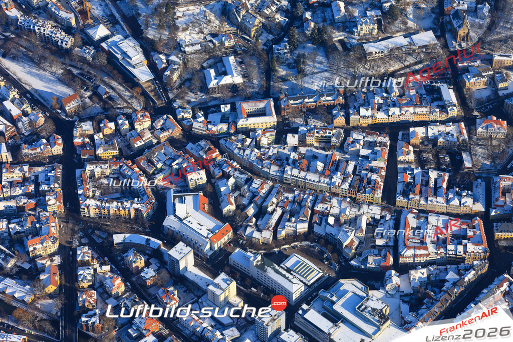 Die Luftaufnahme Coburg - Coburg wurde vom UL-Flugzeug (keine Drohne) aus fotografiert.Hohe Druck- Auflösung-die Geschenkidee!