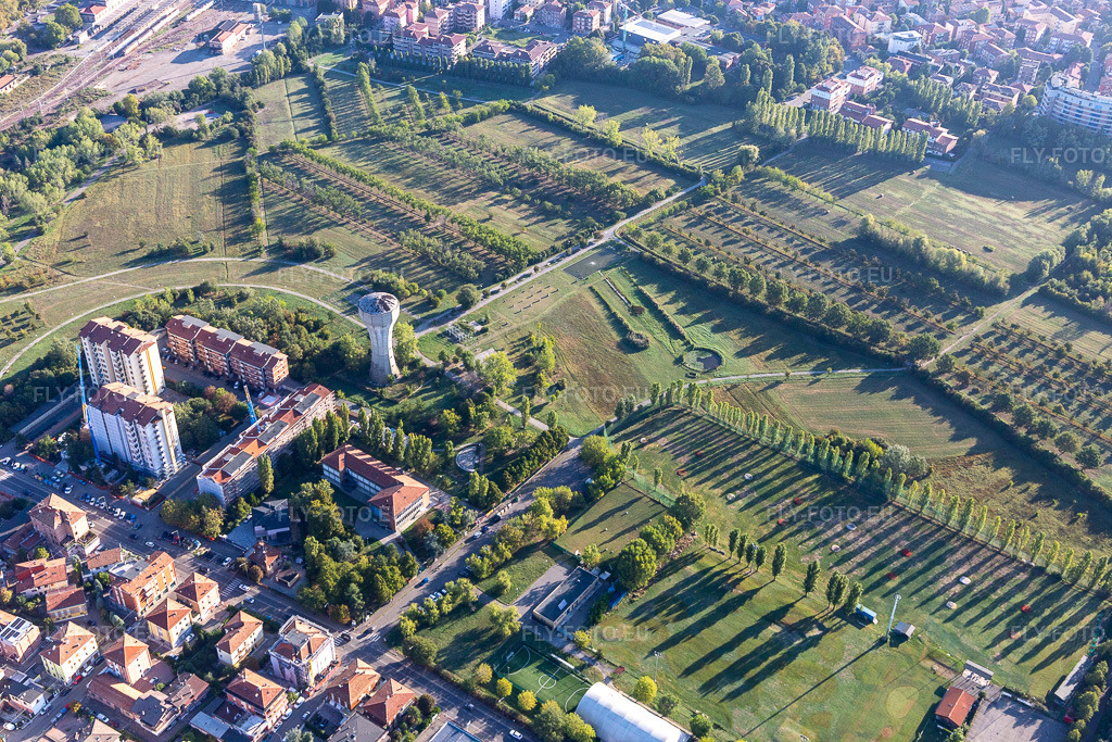 Vue aérienne: Parc de la résistance à Modena dans le département Modena, Italie. Photo: IMG_134894.jpg prise le 20/09/2022 par Werner Riehm/FLY-FOTO.euRésolution de l'original: 5472 x 3648 pxGeo.io