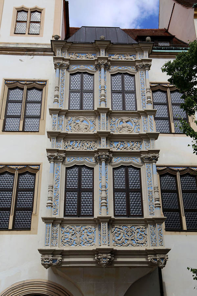 Torgau - Schloss Hartenfels - Der "schöne Erker" | Entdecke über 20 Kategorien Leipzig-Motive: Foto-Downloads, hochwertige Poster, Leinwand- & Fine-Art-Prints. Jetzt Lieblingsfoto im Bildlexikon Leipzig Shop bestellen!