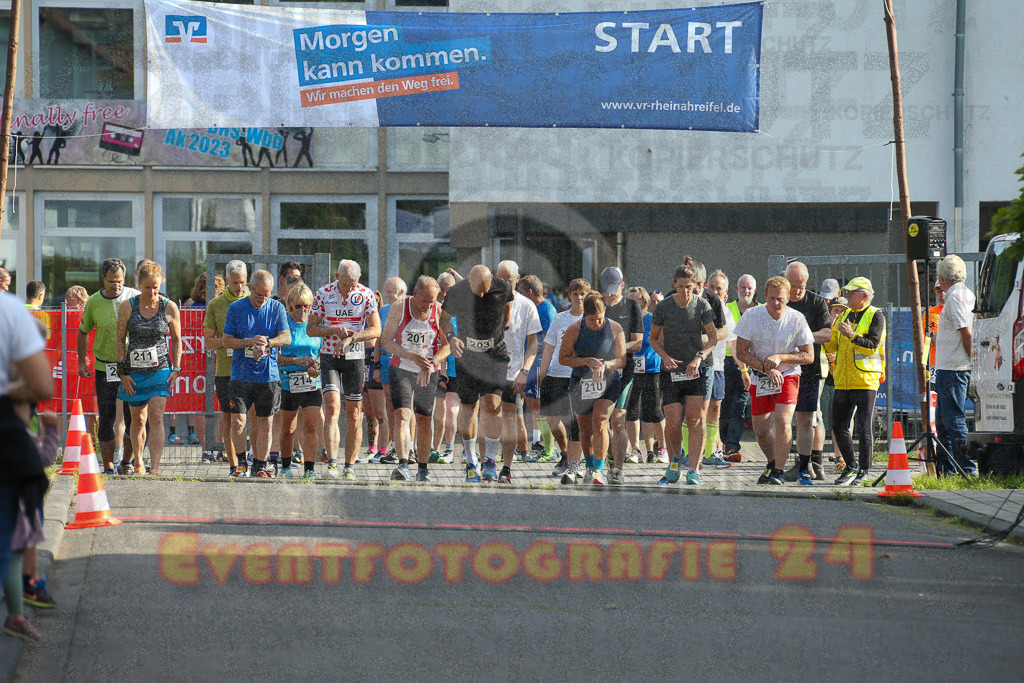 230804_1809_EX1_3736 | Sportfotografie im Rhein-Sieg Kreis, Köln, Bonn, NRW, Rheinland Pfalz, Hessen, etc. Unser Tätigkeitsfeld umfasst den Laufsport vom Volkslauf über den Marathon, Duathlon, Triathon bis zum Ultralauf wie Kölnpfad Ultra oder Schindertrail.