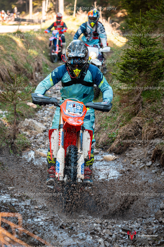 fuernholzer_250501-C1-76 | Fotografische Impressionen von der Red Stag Enduro Extreme by fuernholzer-photography.com. Endurosport in Österreich fotografisch festgehalten von fuernholzer. Auftragsfotografie für Private, Gewerbefotos und Industriefotografie. Eventfotografie, Sportfotografie und Motorsportfotografie. Anbieter von Fotoworkshops, Fototraining, fotografischen Vorträgen und Fotoseminaren.
