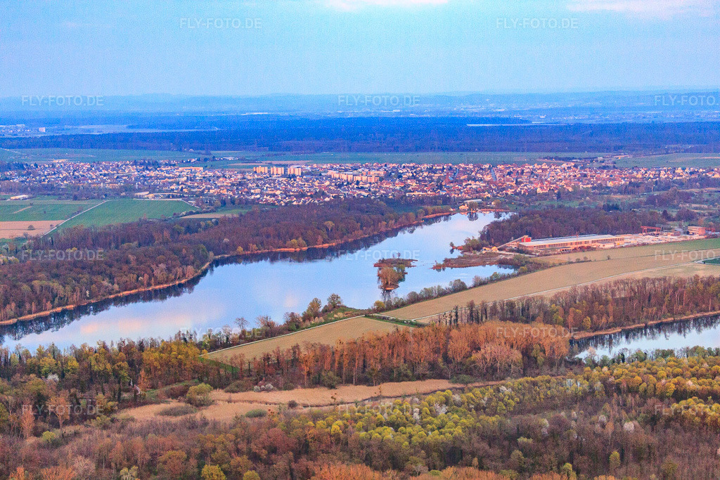Luftbild: Baggersee Rohrköpfle in Linkenheim-Hochstetten im Bundesland Baden-Württemberg in Deutschland. Foto: IMG_63549.jpg vom 28.03.2014 durch Werner Riehm/FLY-FOTO.de