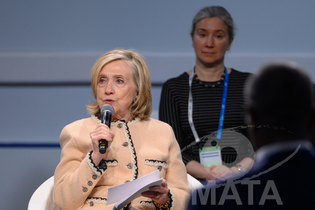 _DWI5062 | Die US-Politikerin Hillary Clinton auf der Veranstaltung Girls Just Want to Have Fundamental Rights: Fighting the Global Pushback im Rahmen der Münchner Sicherheitskonferenz 2026. München, 14.02.2026 Bayern Deutschland - Realisiert mit Pictrs.com