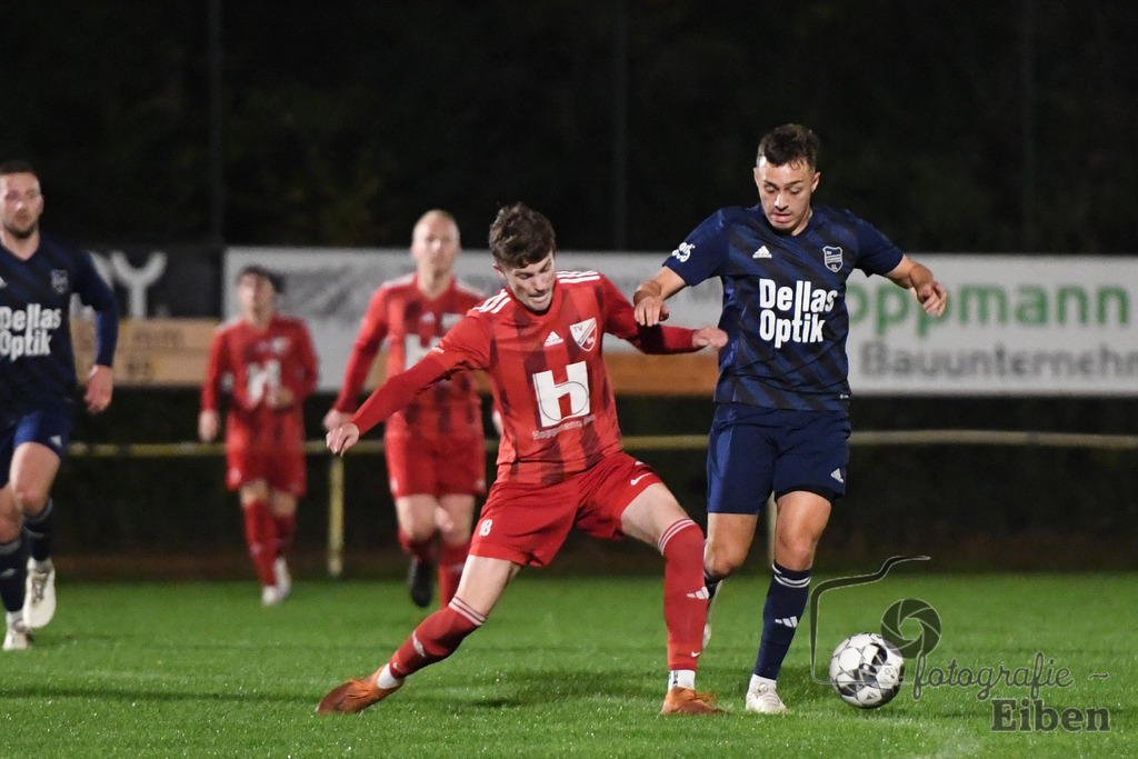 TV Metjendorf-SV Ofenerdiek | Herren Kreisliga; TV Metjendorf (rot)-SV Ofenerdiek (blau) am 09.10.2024; in Metjendorf (Am Sportplatz), Photo: Philip Eiben 2024 - Realisiert mit Pictrs.com
