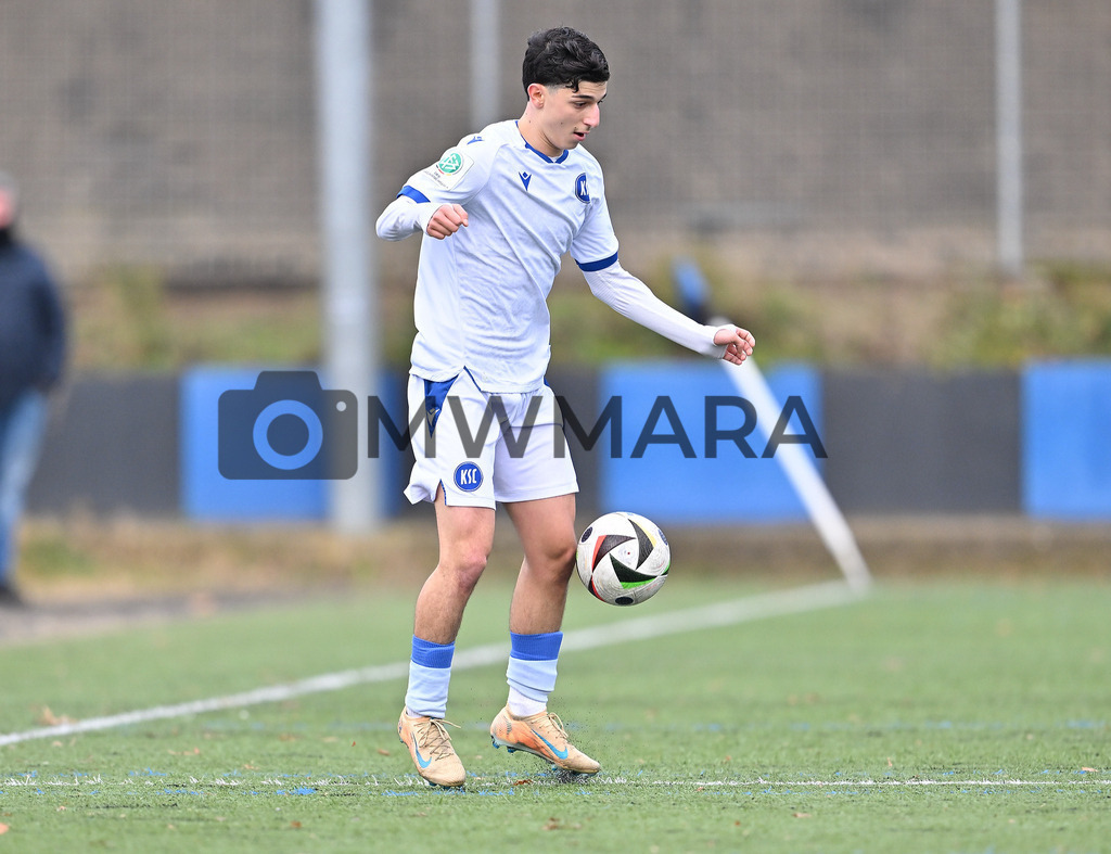 Fussball I Herren I Saison 2025-2026 I Bundesliga I 6. Spieltag I Eintracht Frankfurt - FC Bayern München  | MWMARA - Realisiert mit Pictrs.com