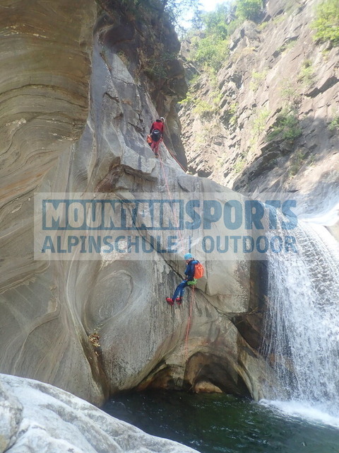 P8010122 | Bestelle die Bilder deines Berg- oder Wasser-Abenteuers mit Mountain Sports bequem von zu Hause aus direkt über unseren Online Fotoshop von pictrs.com. - Realisiert mit Pictrs.com