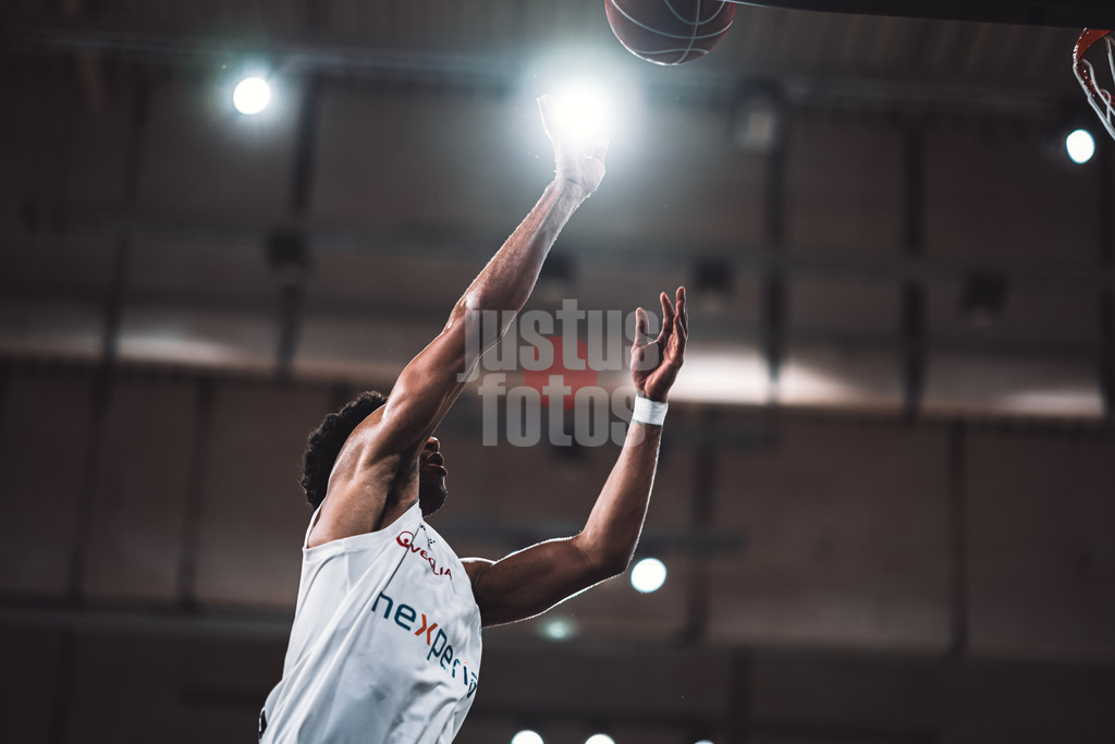 Basketball | Männer | Saison 2023/2024 | easyCredit Basketball Bundesliga | 31. Spieltag | Veolia Towers Hamburg vs. HAKRO Merlins Crailsheim | 30.04.2024 | Mark Hughes (#3, Veolia Towers Hamburg)