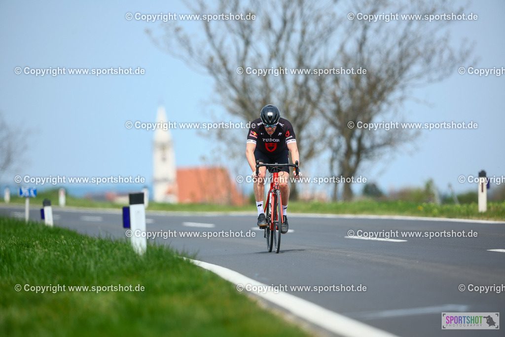 625_TRA56772 | Neusiedlersee Radmarathon 2026@sportshot_your_pictrs #yourpictures#roadtowm2029 #nrm #neusiedlerseeradmarathon #neusiedlersee #neusiedlerseetourismus #burgenland #mörbisch #nrm26 #burgenlandtourismus #voglundco #poweredbyburgenlandtourismus #radsport #rad #marathon #ucigranfondo #visitburgenland #ucigranfondoworldseries