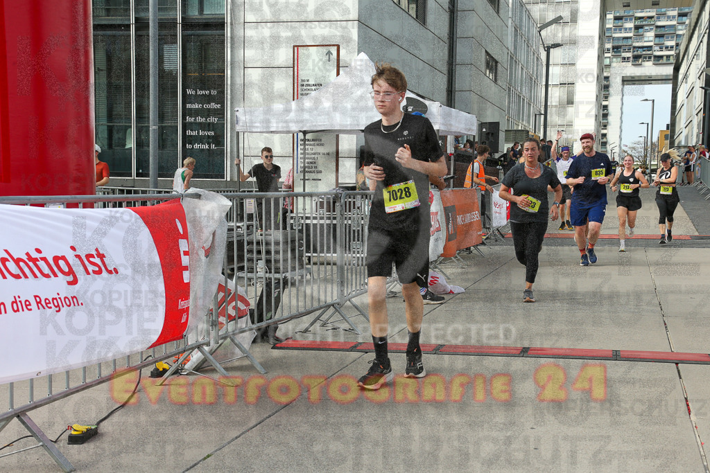 250920_1533_EX1_9980 | Sportfotografie im Rhein-Sieg Kreis, Köln, Bonn, NRW, Rheinland Pfalz, Hessen, etc. Unser Tätigkeitsfeld umfasst den Laufsport vom Volkslauf über den Marathon, Duathlon, Triathon bis zum Ultralauf wie Kölnpfad Ultra oder Schindertrail.