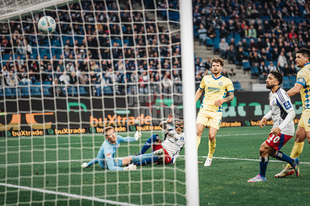 Fußball | Männer | Saison 2024/2025 | 2. Fußball-Bundesliga | 29. Spieltag | Hamburger SV vs. Eintracht Braunschweig | 11.04.2025 | Tor von Davie Selke (#27, HSV) zum 4:2