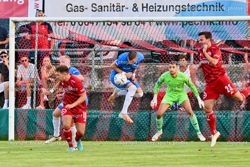 SV St.Jakob vs. SAK | #18 Raimund Valtiner St.Jakob, #6 Toni Dullnig SAK, #24 Zoran Vukovic SAK, #1 Kristijan Kondic SAK, #23 Christoph Omann St.Jakob, SV St.Jakob vs. SAK, SV St.Jakob vs. SAK am 23.08.2024 in St. Jakob im Rosenthal (Sportplatz St. Jakob), Austria, (Photo by Bernd Stefan)