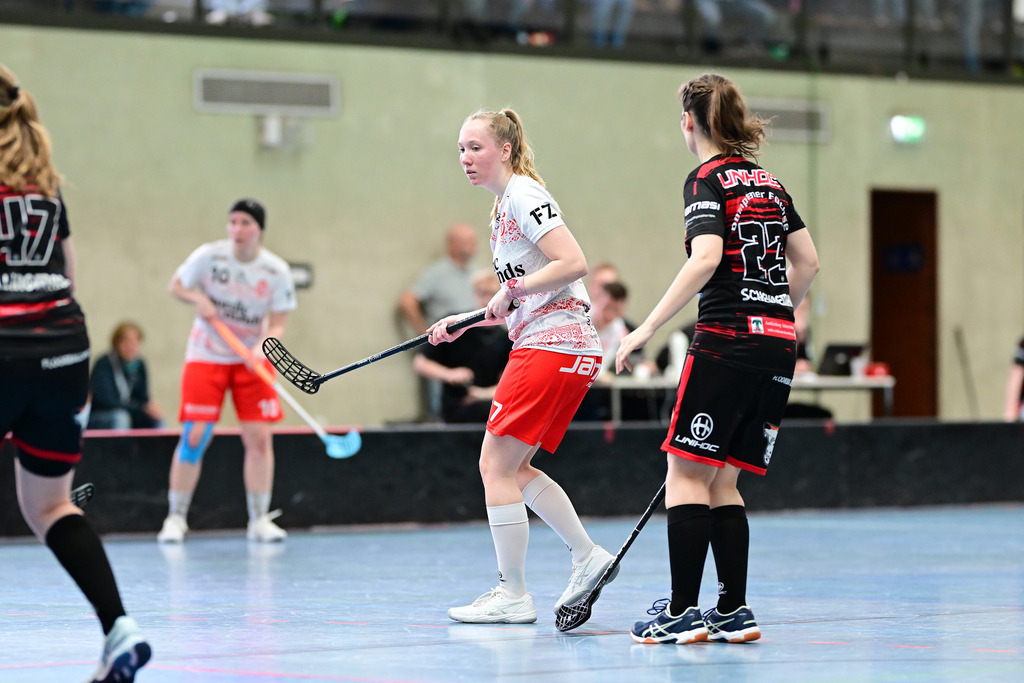 Floorball I Frauen I Saison 2023-2024 I 1. Frauen Floorball-Bundesliga I Playoffs 3. Spieltag I ETV Lady Piranhhas Hamburg - Dümptener Füchse | Der Sportfotograf. - Realisiert mit Pictrs.com