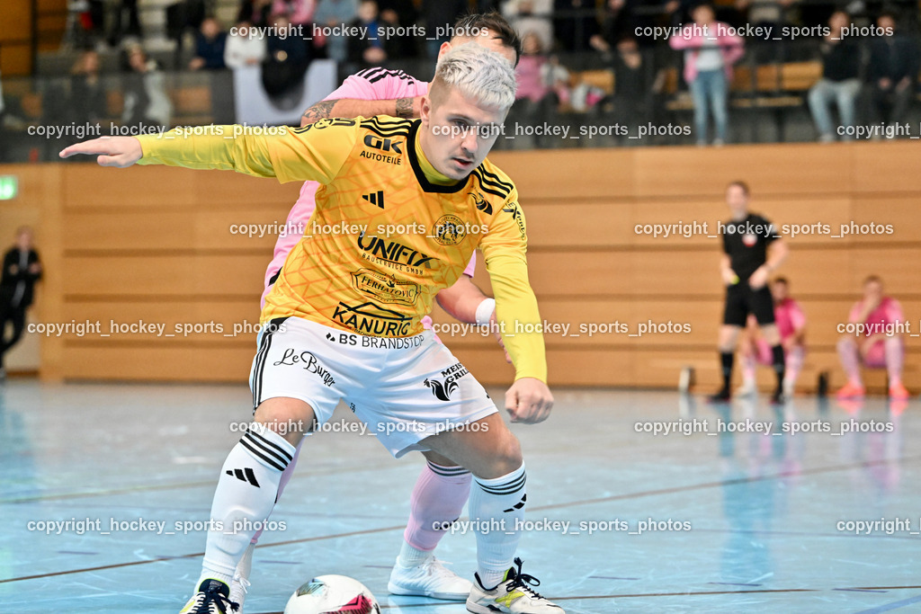 Carinthia Flamengo Futsal Club vs. FC Ljuti Krajisnici | #14 Smajl Delic FC Ljuti Krajisnici, Carinthia Flamengo Futsal Club vs. FC Ljuti Krajisnici, Carinthia Flamengo Futsal Club vs. FC Ljuti Krajisnici am 05.01.2025 in Klagenfurt (Ballspielhalle Viktring), Austria, (Photo by Bernd Stefan)