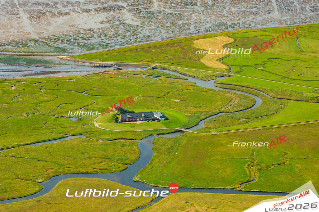 Luftbild Vs Google Maps  Peterswarf  Langeneß -Das Luftbild wurde 2025 vom UL-Flugzeug heraus erstellt ( keine Drohnenluftbilder ) - Hochauflösende Luftaufnahme -Nicht vergleichbar mit Google Maps oder Satelittenbilder- Die Geschenkidee !Mit Lizenz und Bildrechte bestellbar