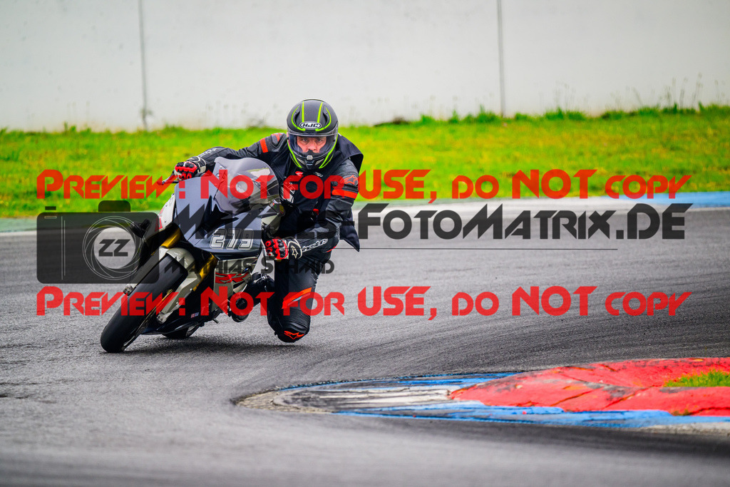 MaZZes_FotoMatrix_240614_6007705_4427 | GELB