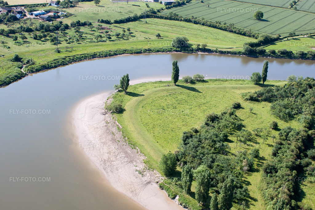 Aerial view: Knee of the River Severn near Oakle Street in Oakle Street in the state England, Great Britain. – Photo: IMG_40768(39729).jpg taken on 06/11/2011 by Werner Riehm/FLY-FOTO.com – Resolution of the original: 4390 x 2926 px
