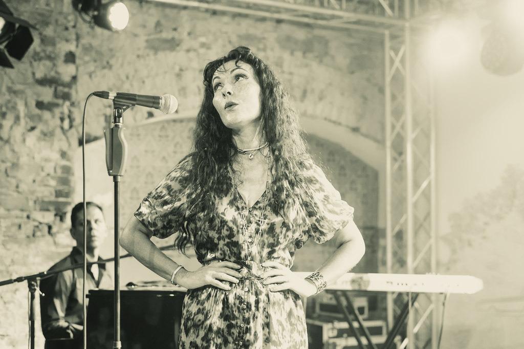 Maria Markesini Konzert | Maria Markesini meets Klazz Brothers im Forte Belvedere Leisnig zum Festival Hallo Leisnig 2022. - Realisiert mit Pictrs.com