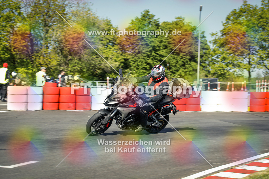 OBK_Mai_Justin_Uwe-10206 | Hier findet Ihr Bilder von Touristenfahrten auf der Nürburgring Nordschleife oder von anderen Veranstaltungen die ich besucht habe. Viel Spass beim Durch Schauen 