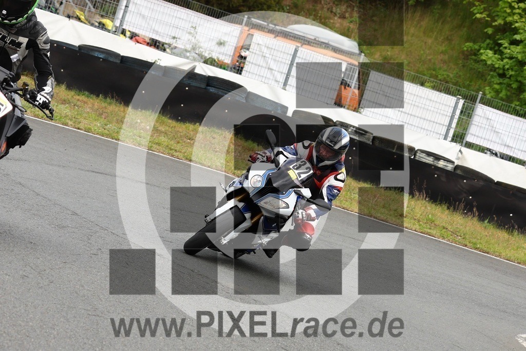 0032-20240504_10789 | Schöne Erinnerungen an spannende Momente - das festzuhalten ist unser Job. PIXELrace.de ist seit 2003 auf den Rennstrecken Europas unterwegs um die Action draußen beim Fahren und die wunderbare Stimmung imm Fahrerlager für euch einzufangen.