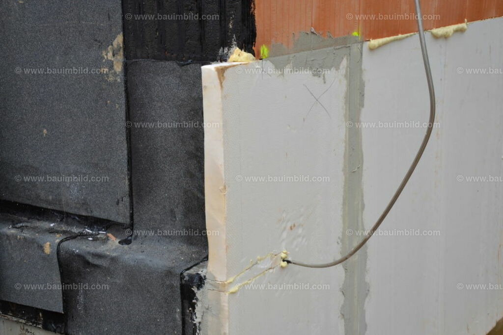 bib-lg05-abdichtungen-0027 | Nach LV-Leistungsgruppen sortierte Detailfotos über den Bau eines Hauses. Alle Hausbau-Bilder direkt vom Urheber und Autor der Website Haus-Selber-Bauen.com