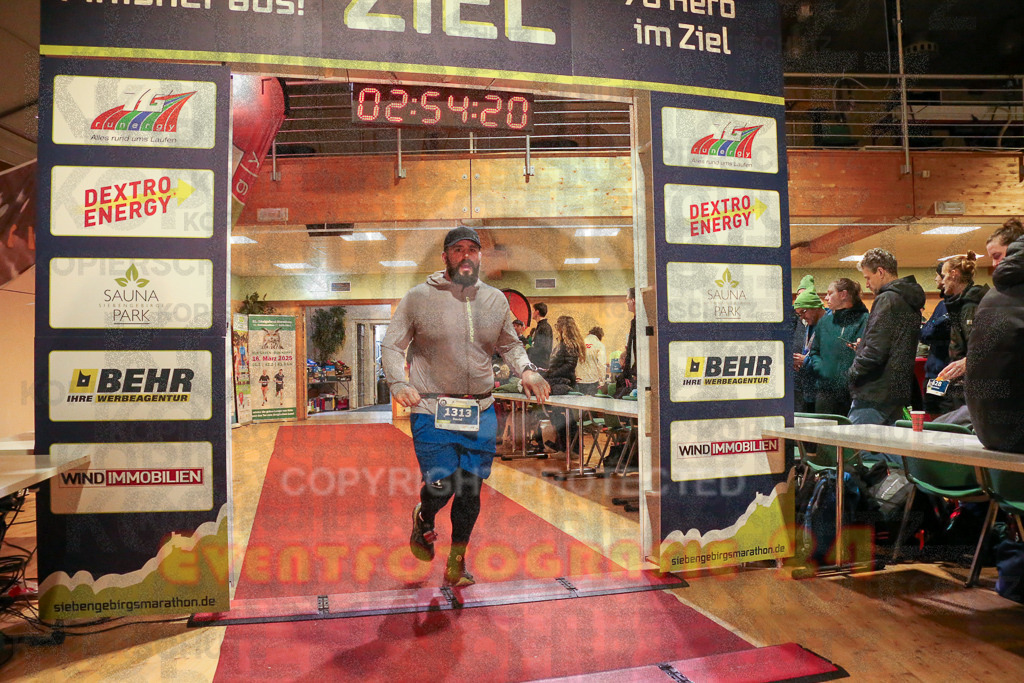 241208_1157_EX1_7020 | Sportfotografie im Rhein-Sieg Kreis, Köln, Bonn, NRW, Rheinland Pfalz, Hessen, etc. Unser Tätigkeitsfeld umfasst den Laufsport vom Volkslauf über den Marathon, Duathlon, Triathon bis zum Ultralauf wie Kölnpfad Ultra oder Schindertrail.