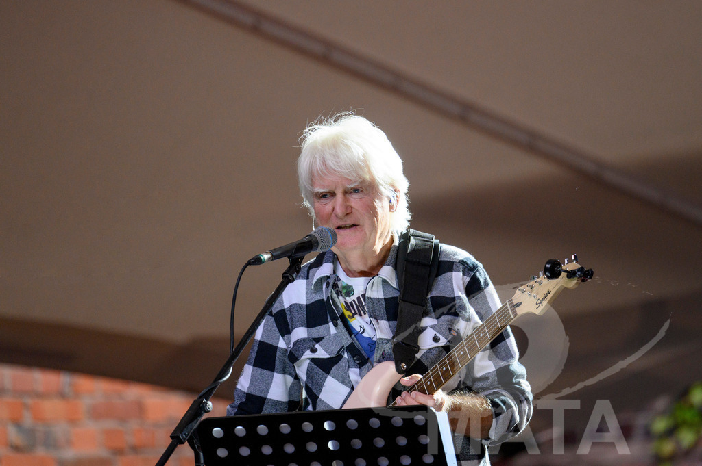 _DWA2748 | John Lees von John Lees' Barclay James Harvest live bei einem Konzert in Serenadenhof Nürnberg, 01.07.2023 - Realisiert mit Pictrs.com