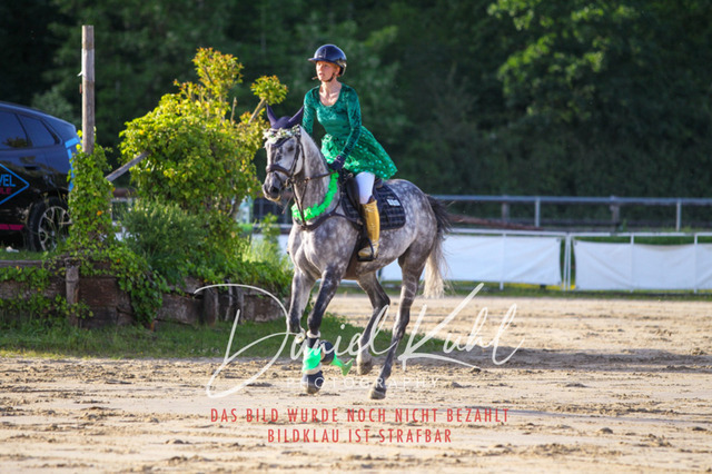 DKP45186 | Turnierfotos kaufen im Webshop von Daniel Kuhl Photography – entdecke professionelle Reitsportfotos aus Turnieren & Events. Hochwertige Turnierbilder online bestellen & sichern. Jetzt Fotos von Reitsportturnieren kaufen!