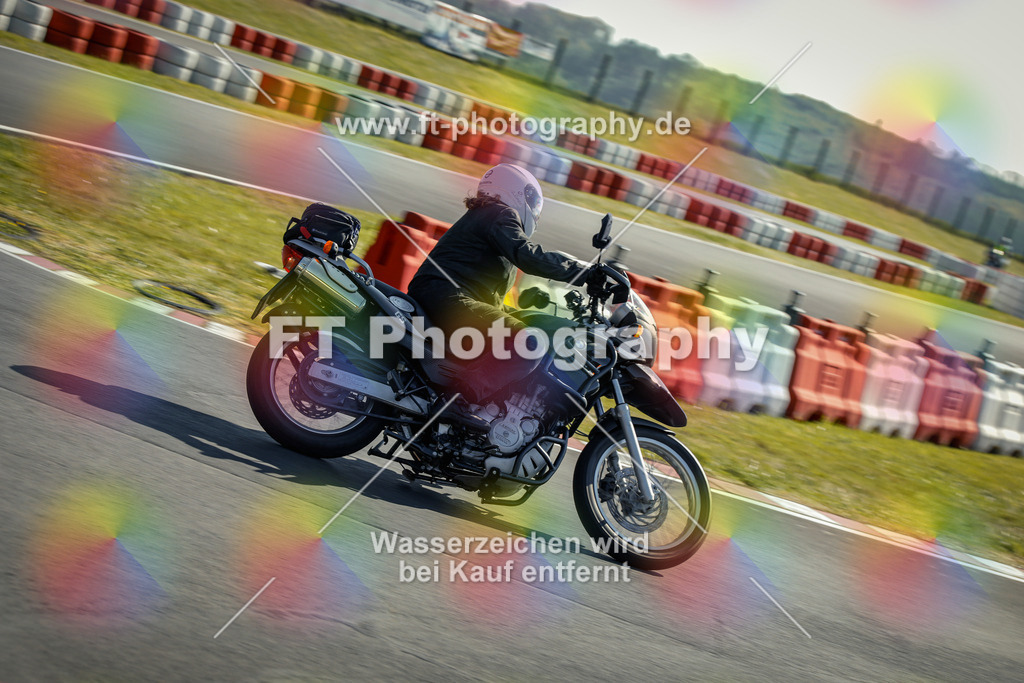 OBK_Mai_Martina_Markus-10258 | Hier findet Ihr Bilder von Touristenfahrten auf der Nürburgring Nordschleife oder von anderen Veranstaltungen die ich besucht habe. Viel Spass beim Durch Schauen 