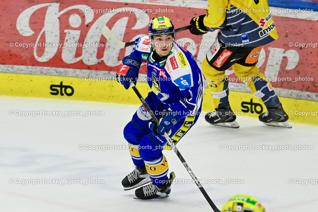 EC IDM WÄRMEPUMPEN VSV vs. Vienna Capitals | #14 Johannes Tschurnig EC VSV, EC IDM WÄRMEPUMPEN VSV vs. Vienna Capitals, EC IDM WÄRMEPUMPEN VSV vs. Vienna Capitals am 16.11.2025 in Villach (Stadthalle Villach), Austria, (Photo by Bernd Stefan)