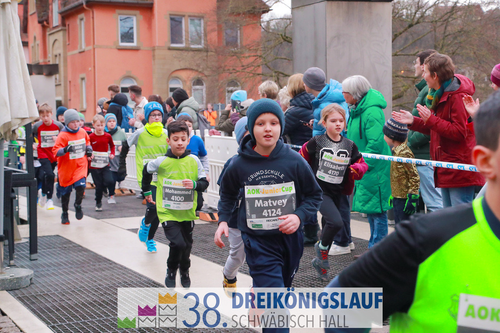 400m AOK Junior Cup | 3 Koenigslauf 2024 400m AOK Junior Cup - Realisiert mit Pictrs.com