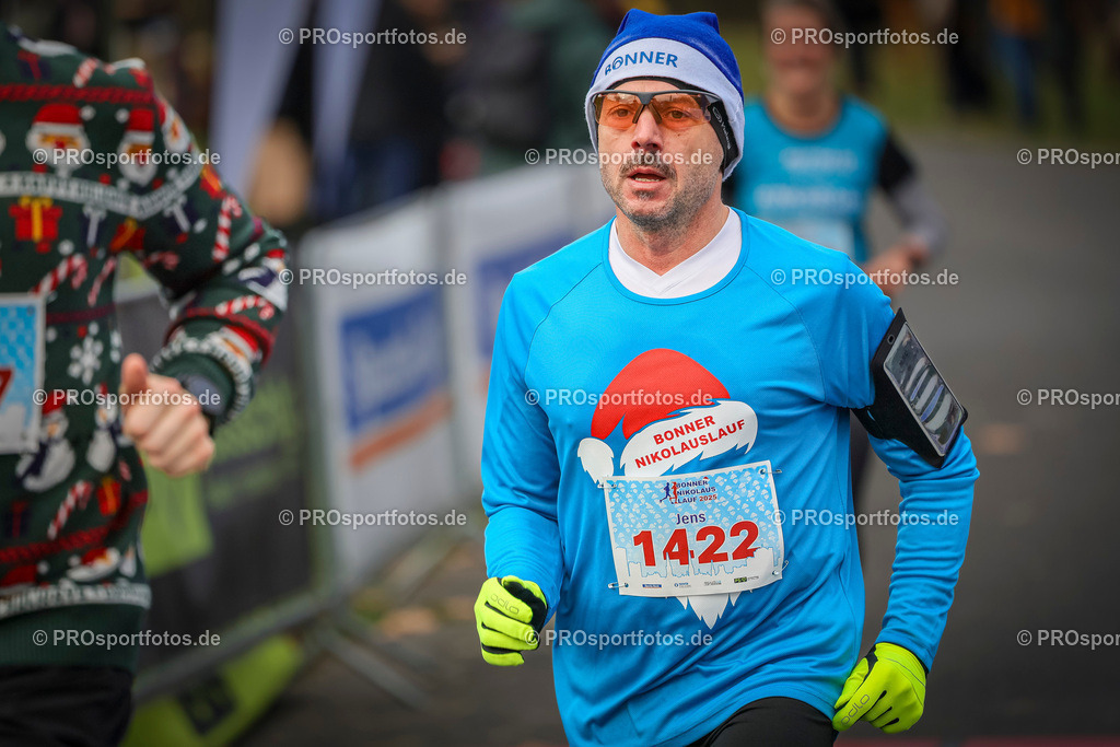 6. Bonner Nikolauslauf; Bonn, 14.12.2025 | Impressionen vom 6. Bonner Nikolauslauf am 14.12.2025 in Bonn (Nordrhein-Westfalen). 