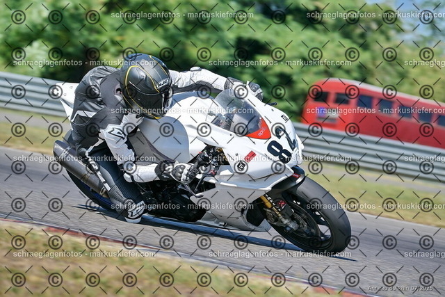 25bt04-0200 | markuskiefer.com - Realisiert mit Pictrs.com