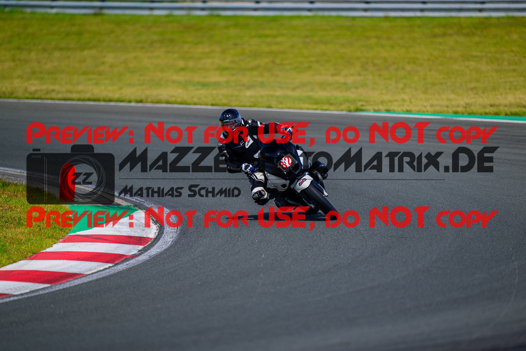 MaZZes_FotoMatrix_240725_6007705_4349 | ROT