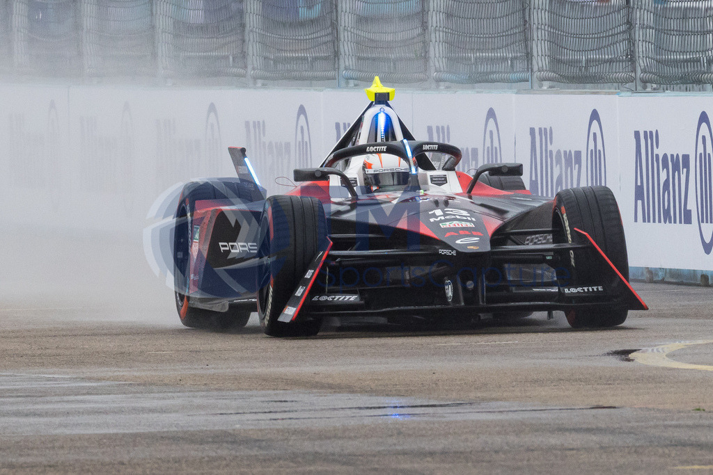 GEPA-20230423-101-147-0074 | BERLIN,GERMANY,23.APR.23 - MOTORSPORTS, FORMEL E - E-Prix of Berlin, Berliner Tempelhof Airport Circuit, qualifying. Image shows Antonio Felix Da Costa (POR / Porsche). 
Photo: GEPA pictures/ Matthias Trinkl