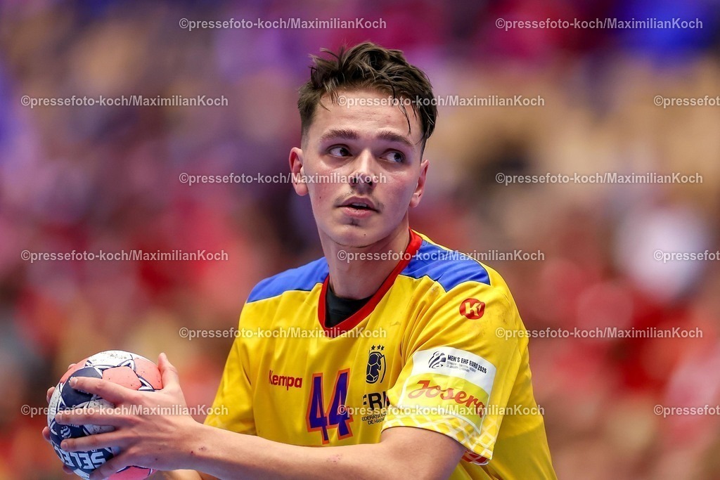 EHF16012601135 | 16.01.2026, Handball, Men's EHF EURO 2026, Portugal - Rumänien, Jyske Bank Boxen in Herning, Dänemark, Preliminary Round:  Daniel Stanciuc (Romania #44) 