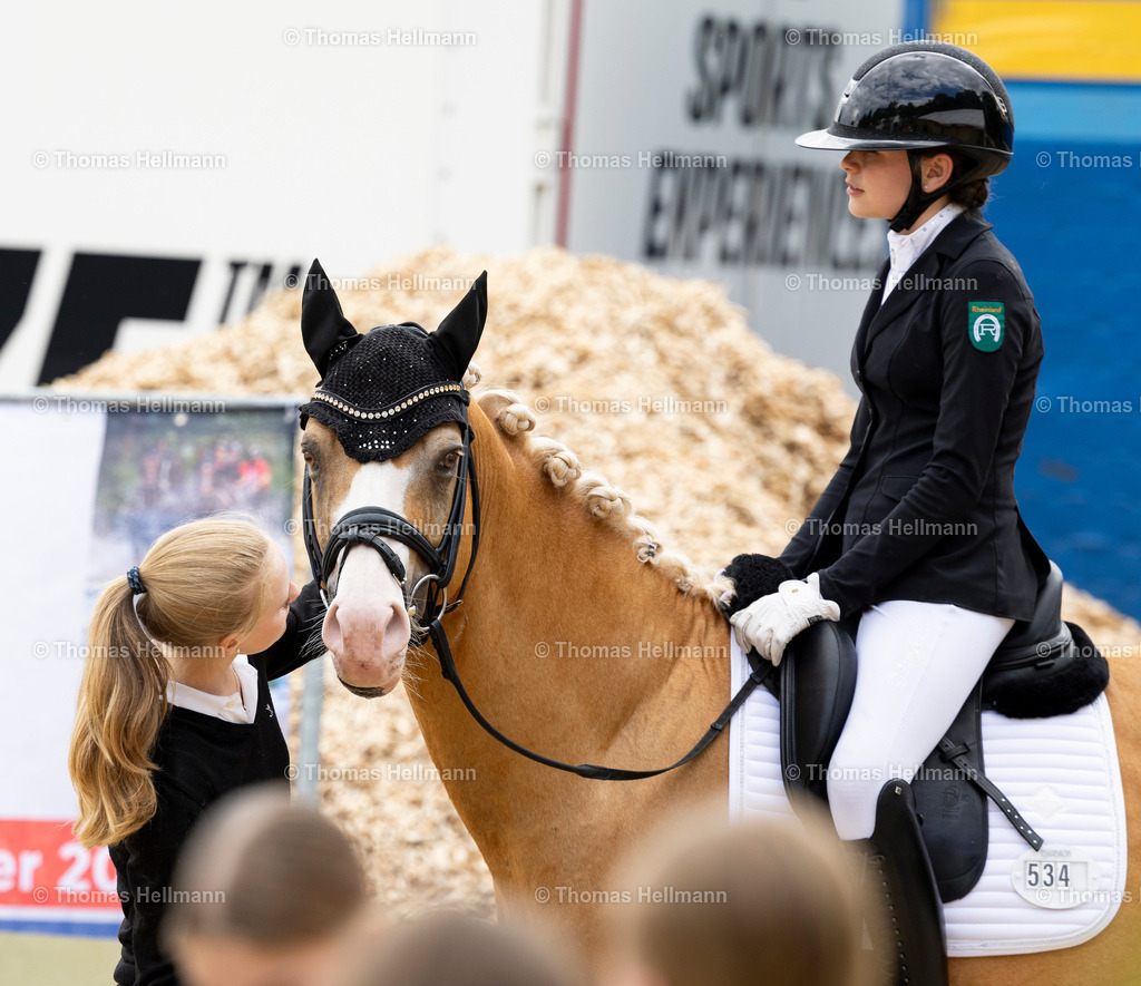 TH_Pony Derby_29188 | Al Shiraàa Deutsches Spring- und Dressur-Derby 2025 am 30.05.25 in Hamburg, Thomas Hellmann, Pony Derby