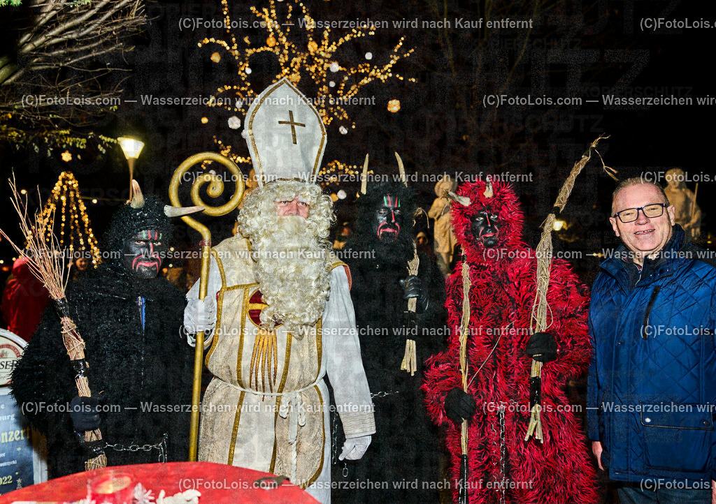 ALP7684_Wieselburger Advent_Nikolaus | (C)FotoLois.com, Alois Spandl, Wieselburger Advent im Schlosspark, Besuch durch den Hl. Nikolaus und seinen Krampussen, Sa 3. Dezember 2022.