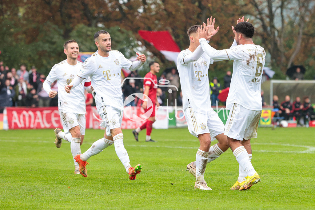 TSV Rain - FC Bayern Amateure | Großer Jubel nach dem Treffer zum 0-3 durch Justin JANITZEK (FCB #15)