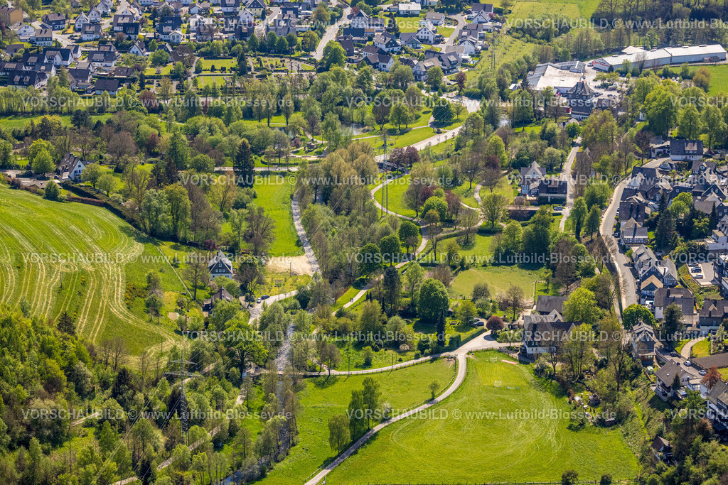 Schmallenberg240505375 | Luftbild, Kurpark und Lennepark mit Fluss Lenne, Am Stenn, Schmallenberg, Sauerland, Nordrhein-Westfalen, Deutschland