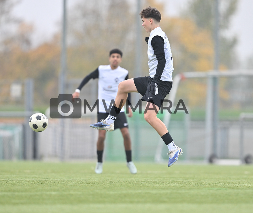 Fussball I Herren I Saison 2025-2026 I Bundesliga I 6. Spieltag I Eintracht Frankfurt - FC Bayern München  | MWMARA - Realisiert mit Pictrs.com