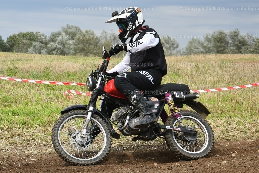 DSC_0065_01 (2) | Sportfotografie , Motorsport, Motoross, Reitsport, Mointainbike, Enduro,
Landschaft , Outdoor, Eventfotografie, Landschaft, Bilder online bestellen - Realisiert mit Pictrs.com