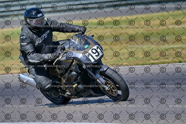 26bt04-1000 | markuskiefer.com - Realisiert mit Pictrs.com