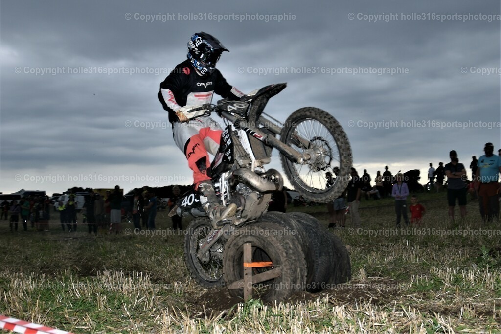 DSC_0256_01 (2) | Sportfotografie , Motorsport, Motoross, Reitsport, Mointainbike, Enduro,
Landschaft , Outdoor, Eventfotografie, Landschaft, Bilder online bestellen - Realisiert mit Pictrs.com