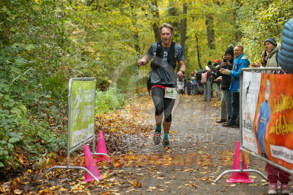 251026_1209_EX1_9907 | Sportfotografie im Rhein-Sieg Kreis, Köln, Bonn, NRW, Rheinland Pfalz, Hessen, etc. Unser Tätigkeitsfeld umfasst den Laufsport vom Volkslauf über den Marathon, Duathlon, Triathon bis zum Ultralauf wie Kölnpfad Ultra oder Schindertrail.