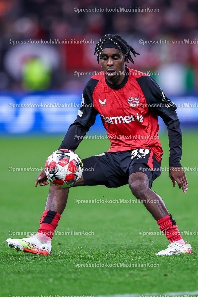 UCL29012502244 | 29.01.2025, Fußball, Bayer 04 Leverkusen - AC Sparta Prag, UEFA Champions League, 8. Spieltag, BayArena, Saison 2024 2025: Jeremie Frimpong (Bayer04 Leverkusen #30)