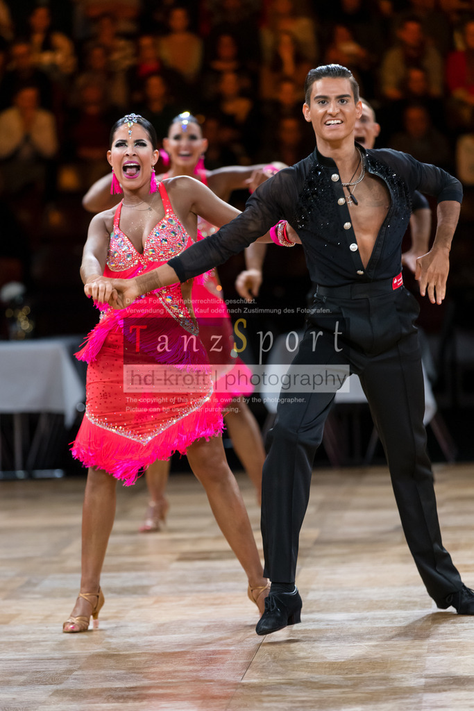 20241109_DM-Formationen_Vorrunde_0536 | Tanzsportbilder, Standardtanz, Lateintanz, WDSF, DTV, LTVB, dancecomp, goc, hessen tanzt, blaues band der spree, walzer, tango, wiener walzer, slowfox, quickstepp, samba, rumba, cha-cha-cha, paso doble. jive, hd-kroft photography, turniertanzsport